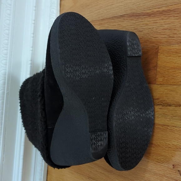 Michael Kors Suede Wedge Booties. Size 6 - Picture 3 of 5
